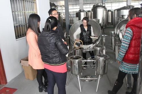 雙聯(lián)過濾器培訓(xùn)現(xiàn)場圖